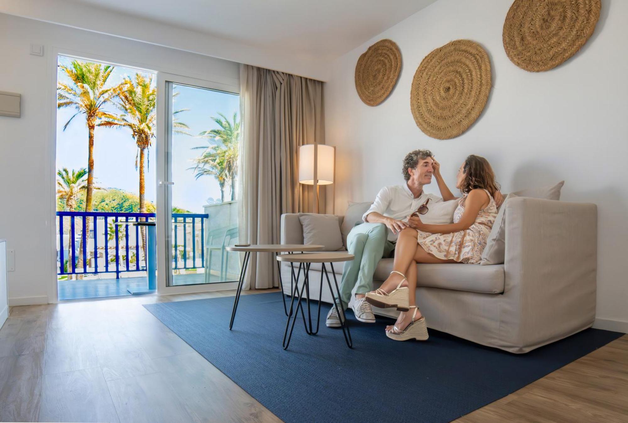 Parque Nereida Suites Hotel Кала Ратьяда Экстерьер фото